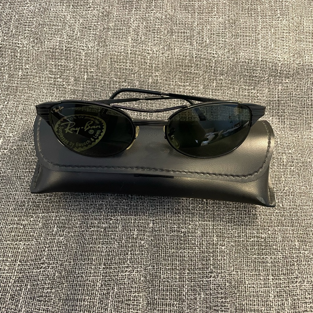 Ray-Ban Dark Sunglasses - Vintage